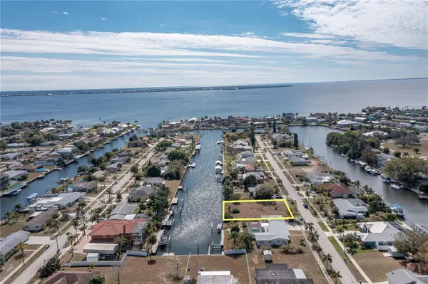 109 BALDWIN CT SE, Port Charlotte, FL 33952