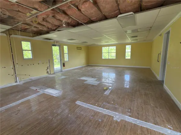 3075 BOBCAT VILLAGE CENTER RD, North Port, FL 34288