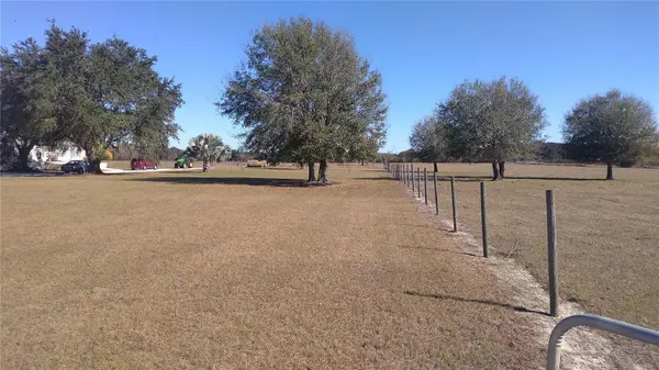 12051 AVON PARK CUT OFF RD, Fort Meade, FL 33841