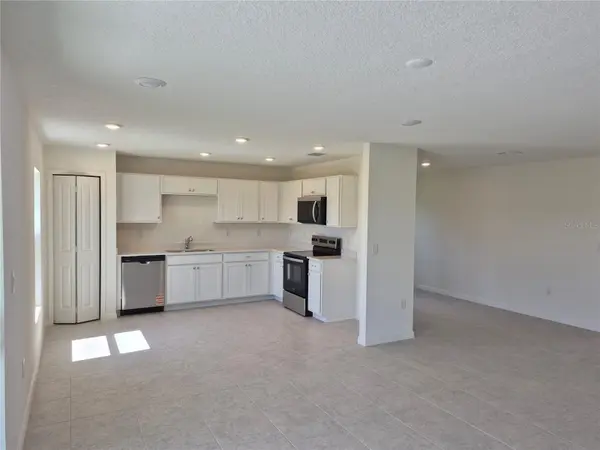 8810 PINE BARK WAY, Wildwood, FL 34785