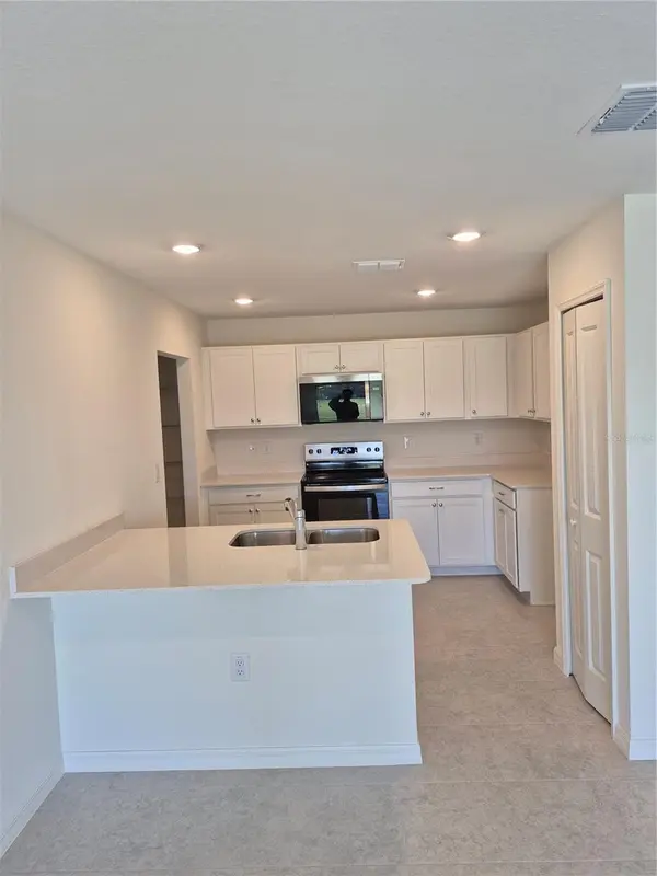 8814 PINE BARK WAY, Wildwood, FL 34785