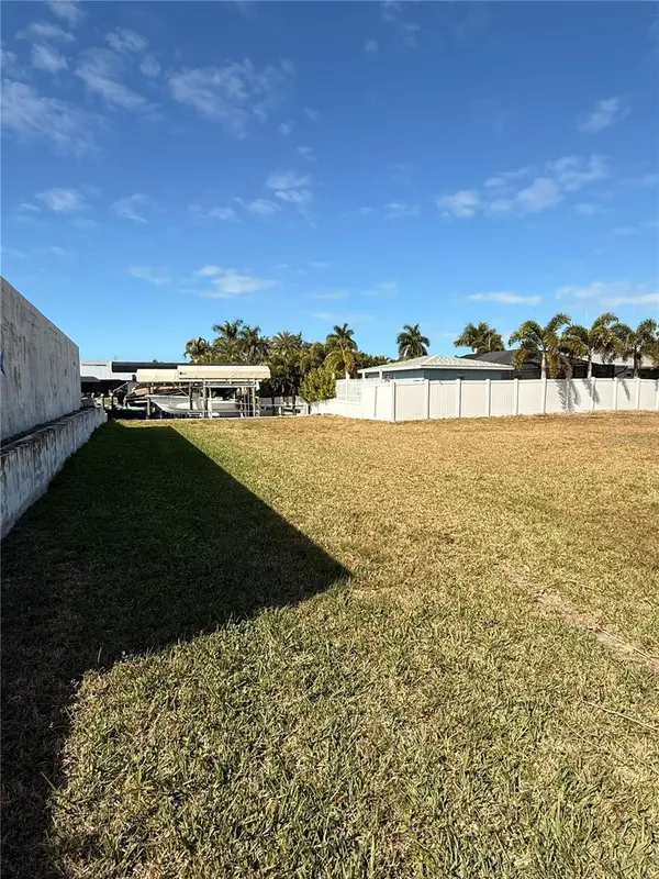 3099 CUSSELL DR, St James City, FL 33956