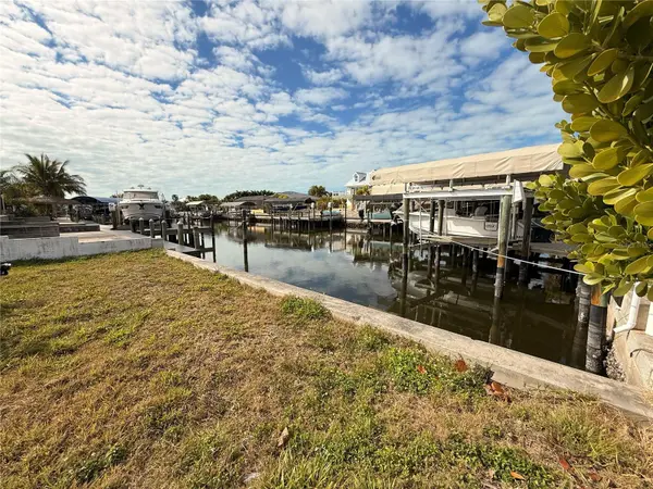 3099 CUSSELL DR, St James City, FL 33956