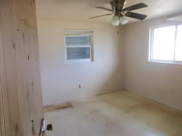 3024 WILLIAMSBURG ST, Sarasota, FL 34231