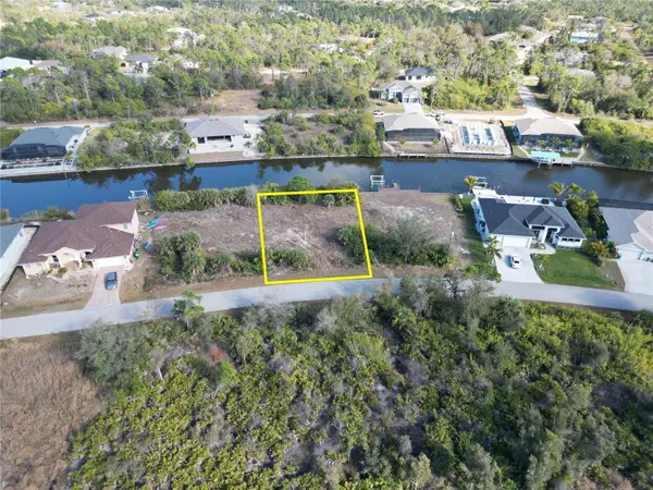 8258 SANTA CRUZ DR, Port Charlotte, FL 33981