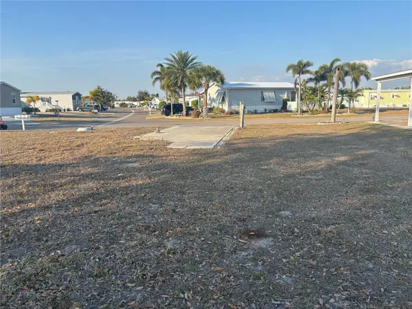 7437 LONGMONT LN, Port Charlotte, FL 33981