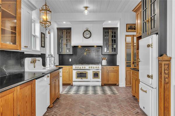 8241 MAIN ST, Bokeelia, FL 33922
