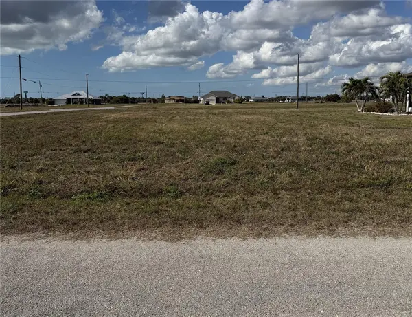 8 LAUREL CT, Placida, FL 33946
