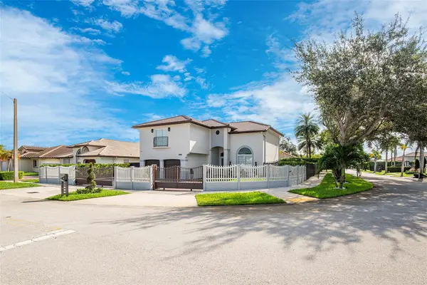 1385 SW 143RD CT, Miami, FL 33184