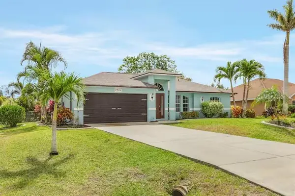 2705 SW 11TH PL, Cape Coral, FL 33914