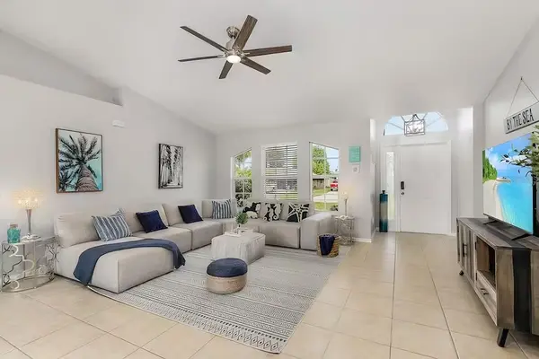 2705 SW 11TH PL, Cape Coral, FL 33914