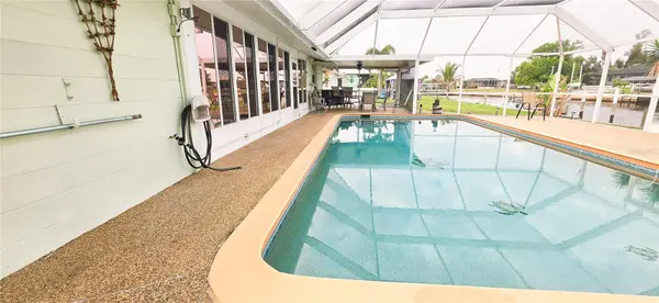 392 E TARPON BLVD NW, Port Charlotte, FL 33952