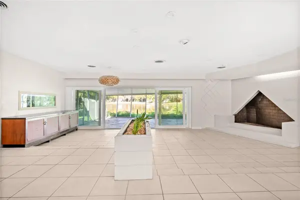 801 PINELLAS POINT DR S, St Petersburg, FL 33705