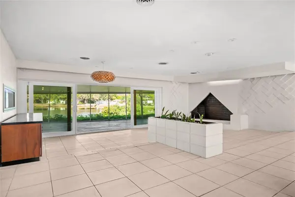 801 PINELLAS POINT DR S, St Petersburg, FL 33705