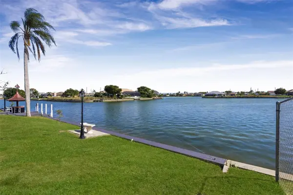 29 SE 10TH AVE, Cape Coral, FL 33990