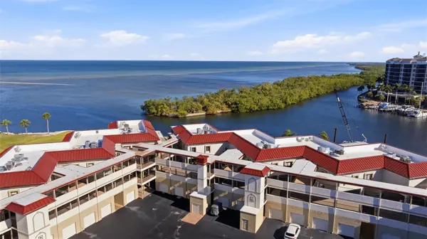 3270 SOUTHSHORE DR #72A, Punta Gorda, FL 33955