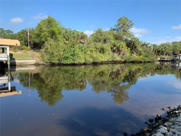 1375 CLEARVIEW DR, Port Charlotte, FL 33953