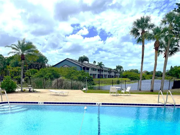 2724 HIDDEN LAKE BLVD #A, Sarasota, FL 34237