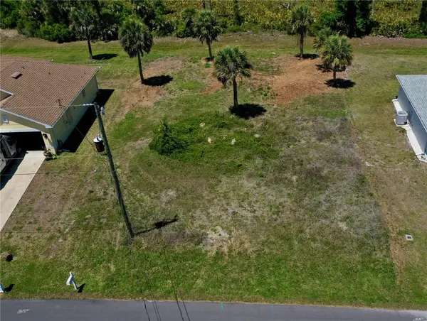 135 LONG MEADOW LN, Rotonda West, FL 33947
