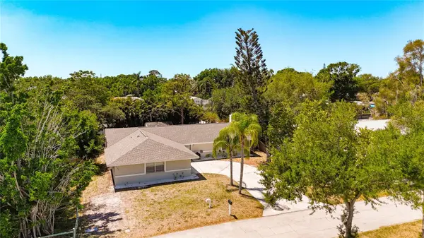 2144 OAK TER, Sarasota, FL 34231