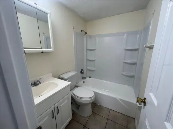 255 PINEAPPLE ST #3, Englewood, FL 34223