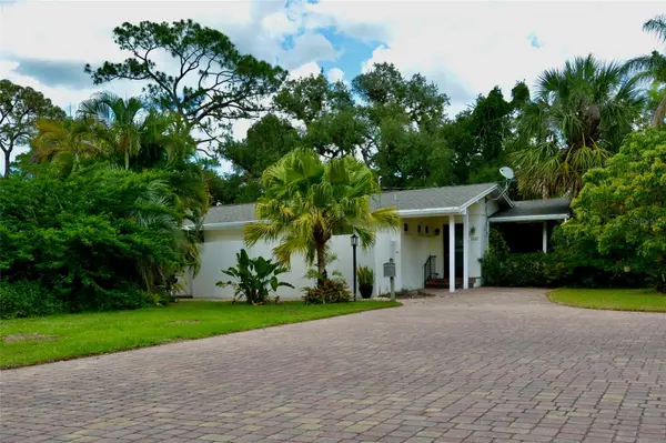 18220 ELMWOOD DR, Alva, FL 33920