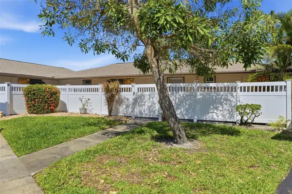 4289 ISLAND CIR #1, Fort Myers, FL 33919