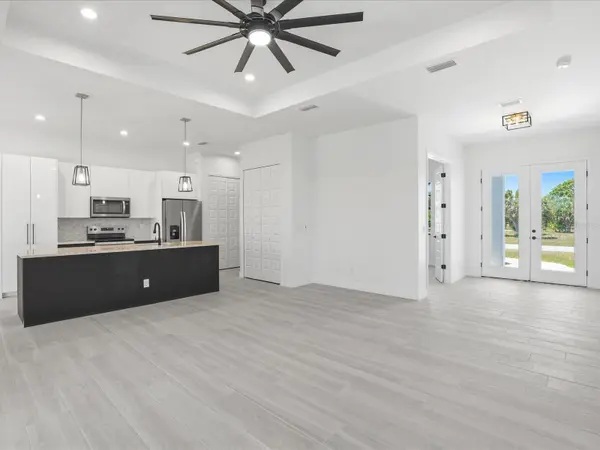72 TEE VIEW RD, Rotonda West, FL 33947