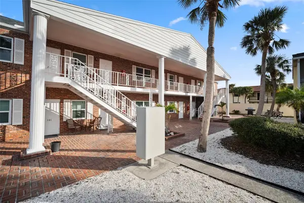 380 BASE AVE E #202, Venice, FL 34285