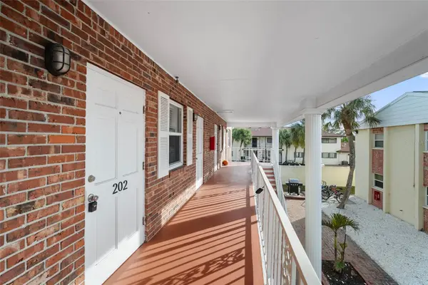 380 BASE AVE E #202, Venice, FL 34285