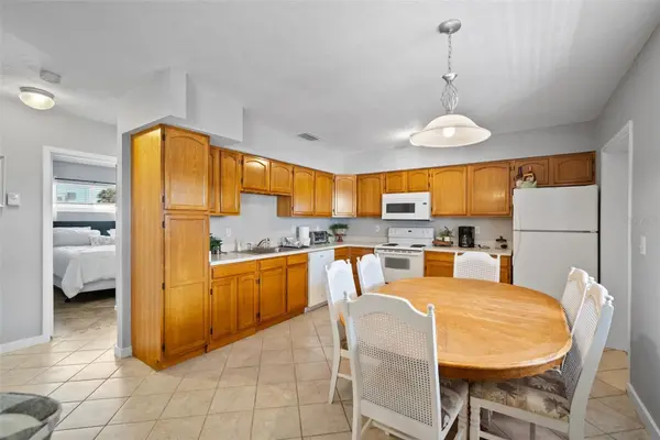 380 BASE AVE E #202, Venice, FL 34285