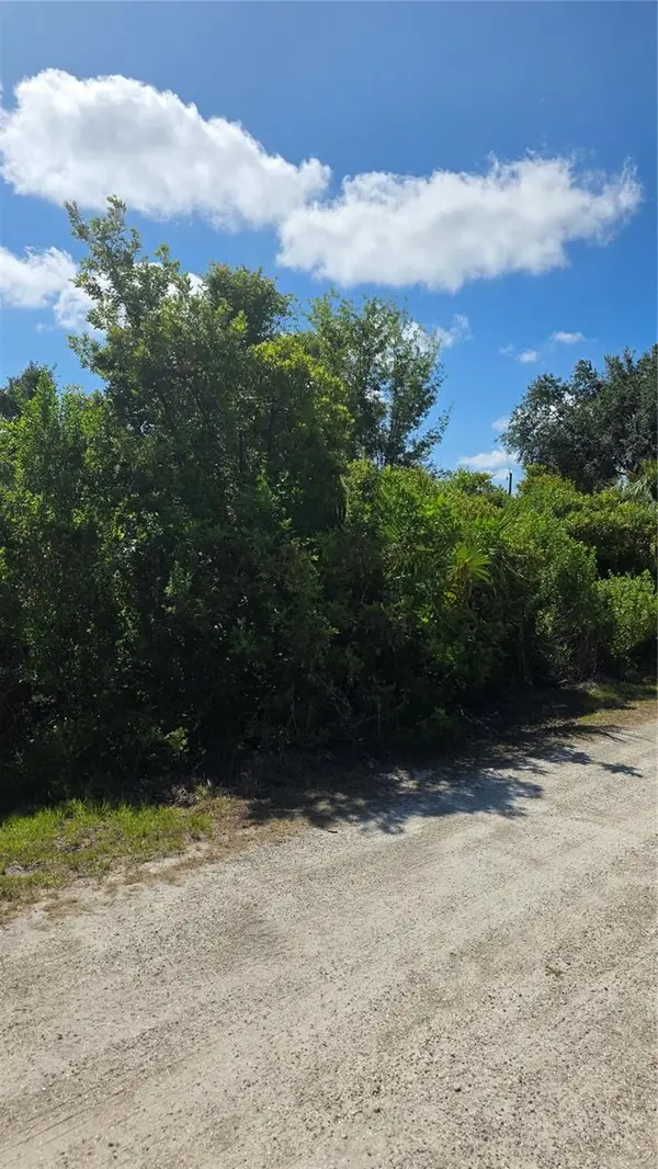 2094 MIDDLE TER, Punta Gorda, FL 33983