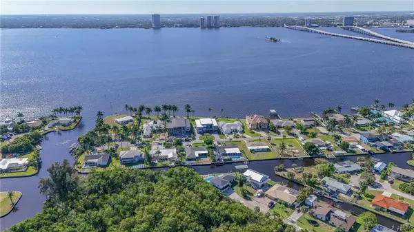 116 E NORTH SHORE AVE, North Fort Myers, FL 33917
