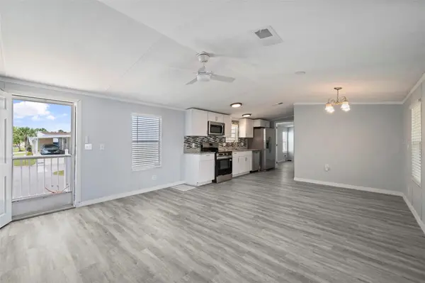 1000 KINGS HWY #101, Port Charlotte, FL 33980