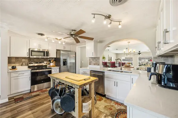 885 E 3RD ST, Englewood, FL 34223
