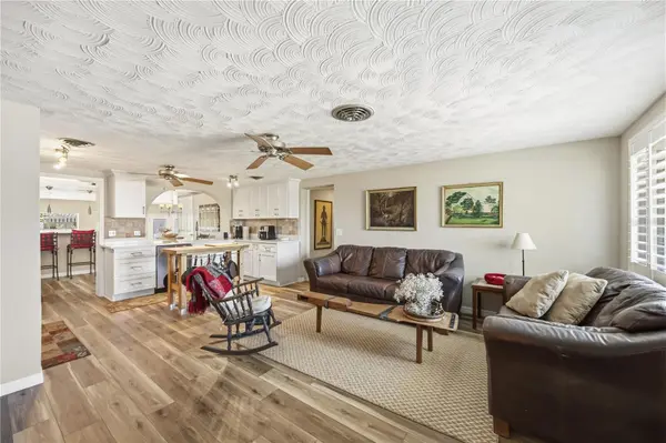 885 E 3RD ST, Englewood, FL 34223