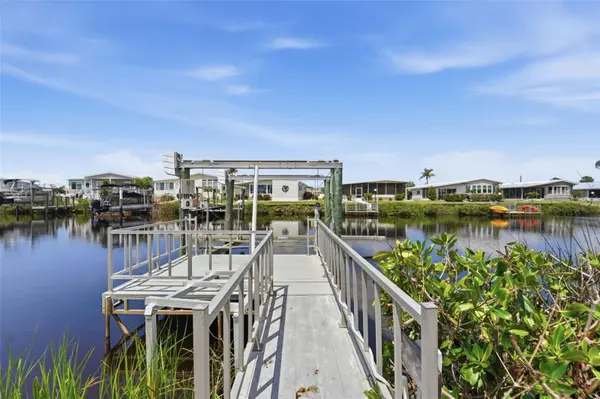 118 MARTINIQUE RD, North Port, FL 34287