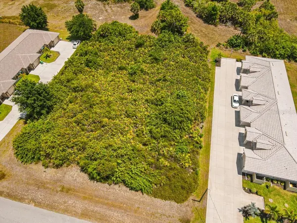 18 DONLON DR, Rotonda West, FL 33947