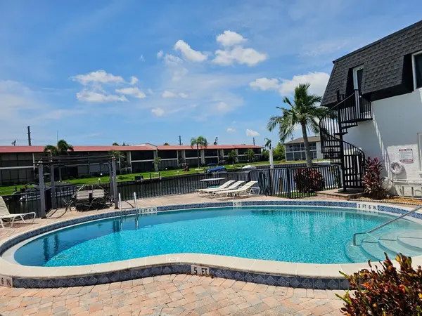 4722 SE 1ST PL #5, Cape Coral, FL 33904