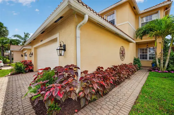 10284 CREPE JASMINE LN, Fort Myers, FL 33913