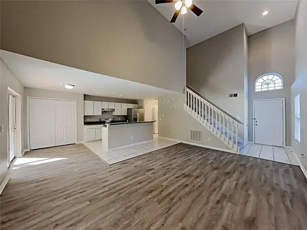 2184 HEATHWOOD CIR, Orlando, FL 32828