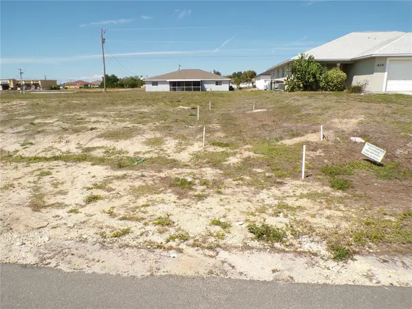 825 NE 15TH LN, Cape Coral, FL 33909