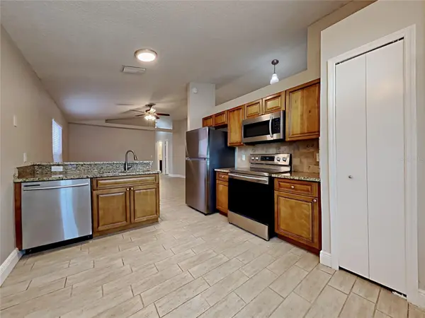 1604 CHATHAM CIR, Apopka, FL 32703