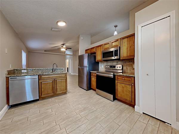 1604 CHATHAM CIR, Apopka, FL 32703