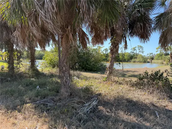 2 PINE VALLEY CT, Rotonda West, FL 33947