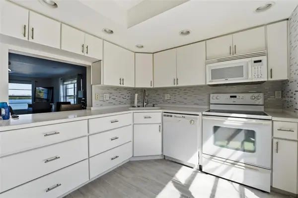 4440 EXETER DR #106, Longboat Key, FL 34228