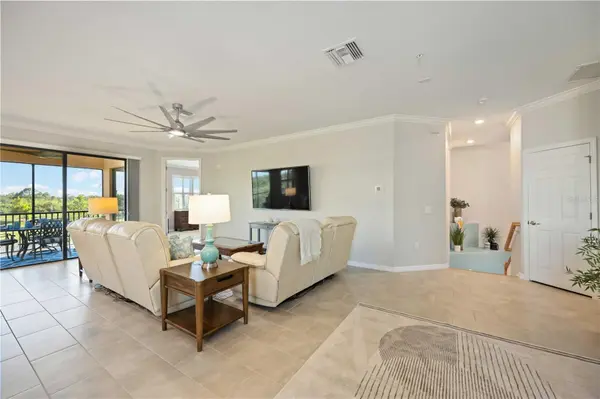 10817 TARFLOWER DR #201, Venice, FL 34293