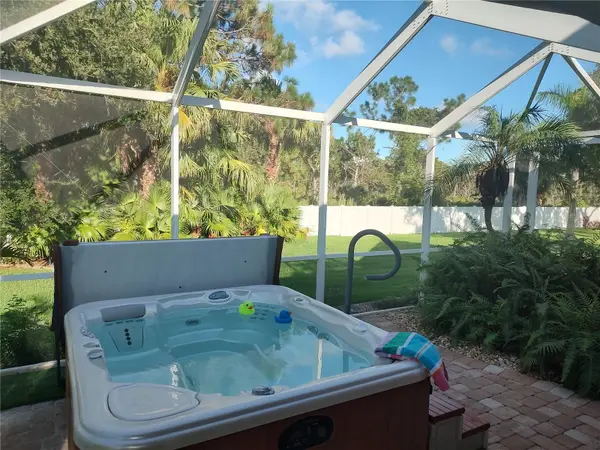 872 CLEAR LAKE DR, Englewood, FL 34223