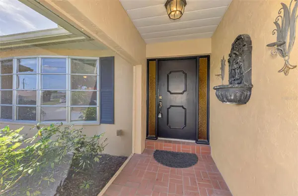 1290 LAKESIDE DR, Venice, FL 34293