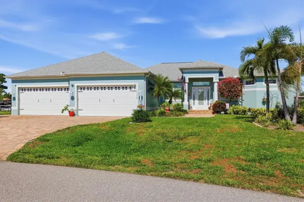 15658 APPLEWHITE CIR, Port Charlotte, FL 33981